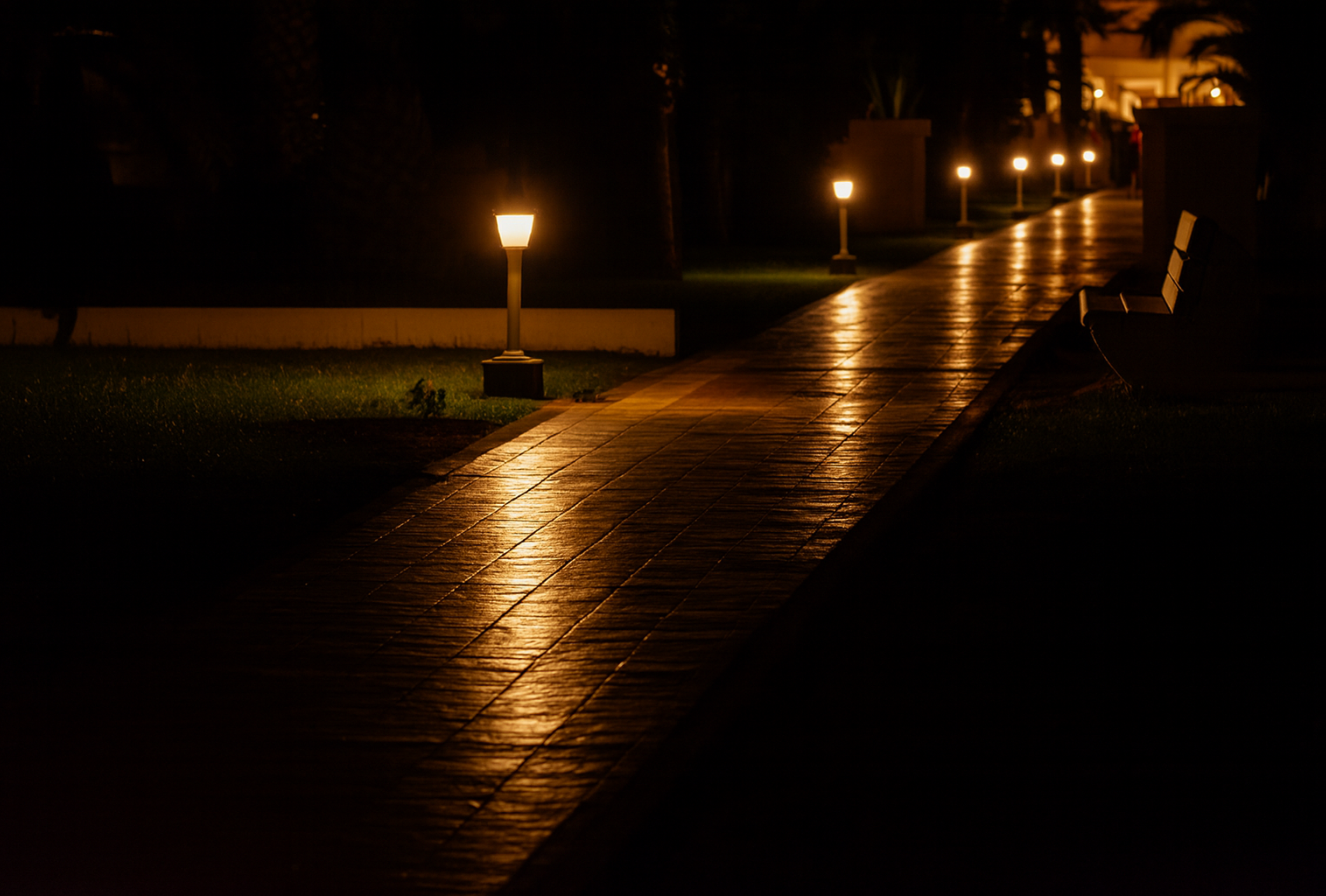Stainless steel waterproof garden pathway lights in India